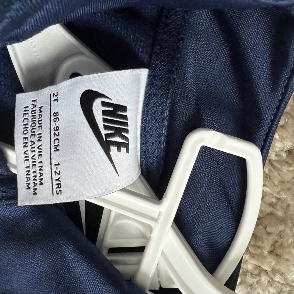 Nike Navy Sports Shorts - Picture 2 of 3